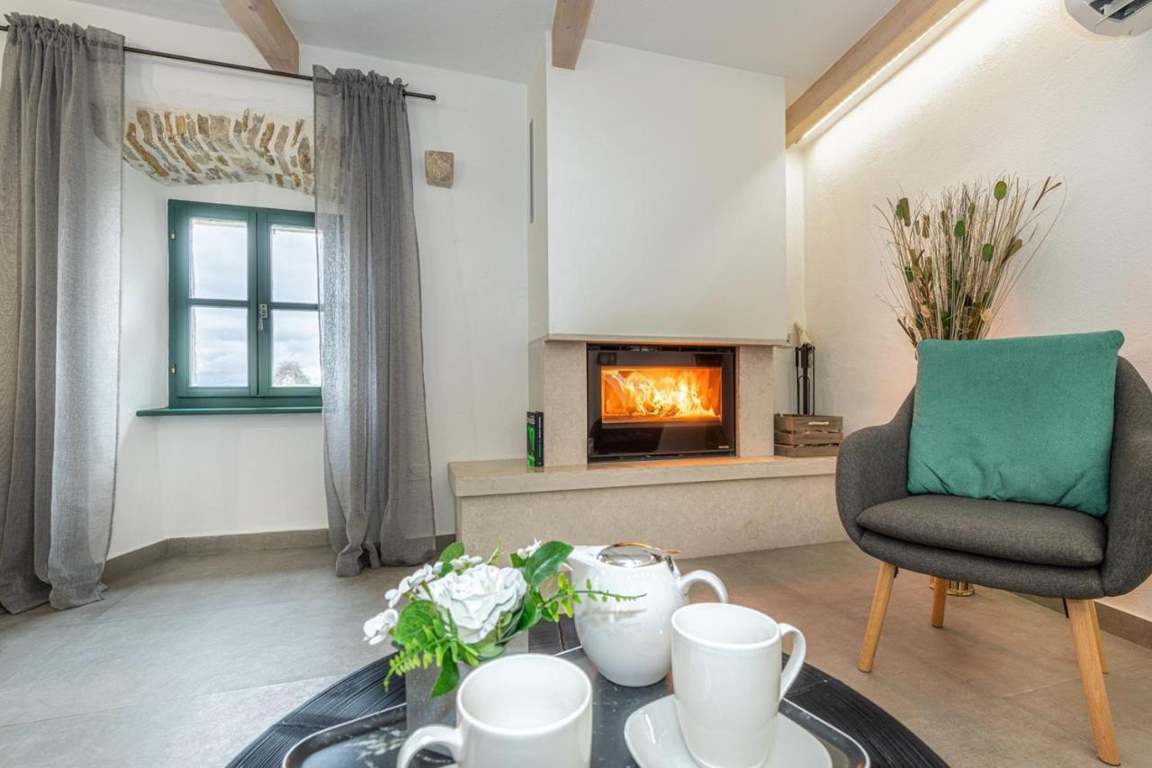 Casa Amelia In Pićan Zewnętrze zdjęcie